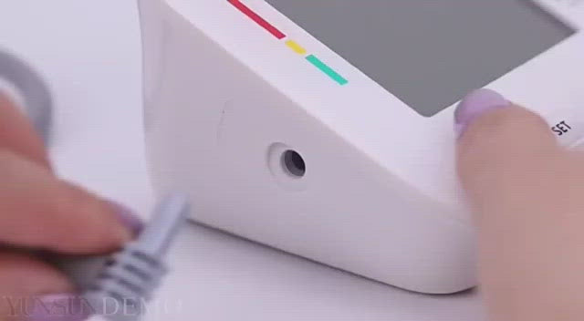 e-BPressure-002米国で設計および設計されたワードリーダーおよび最先端技術による自動血圧モニター