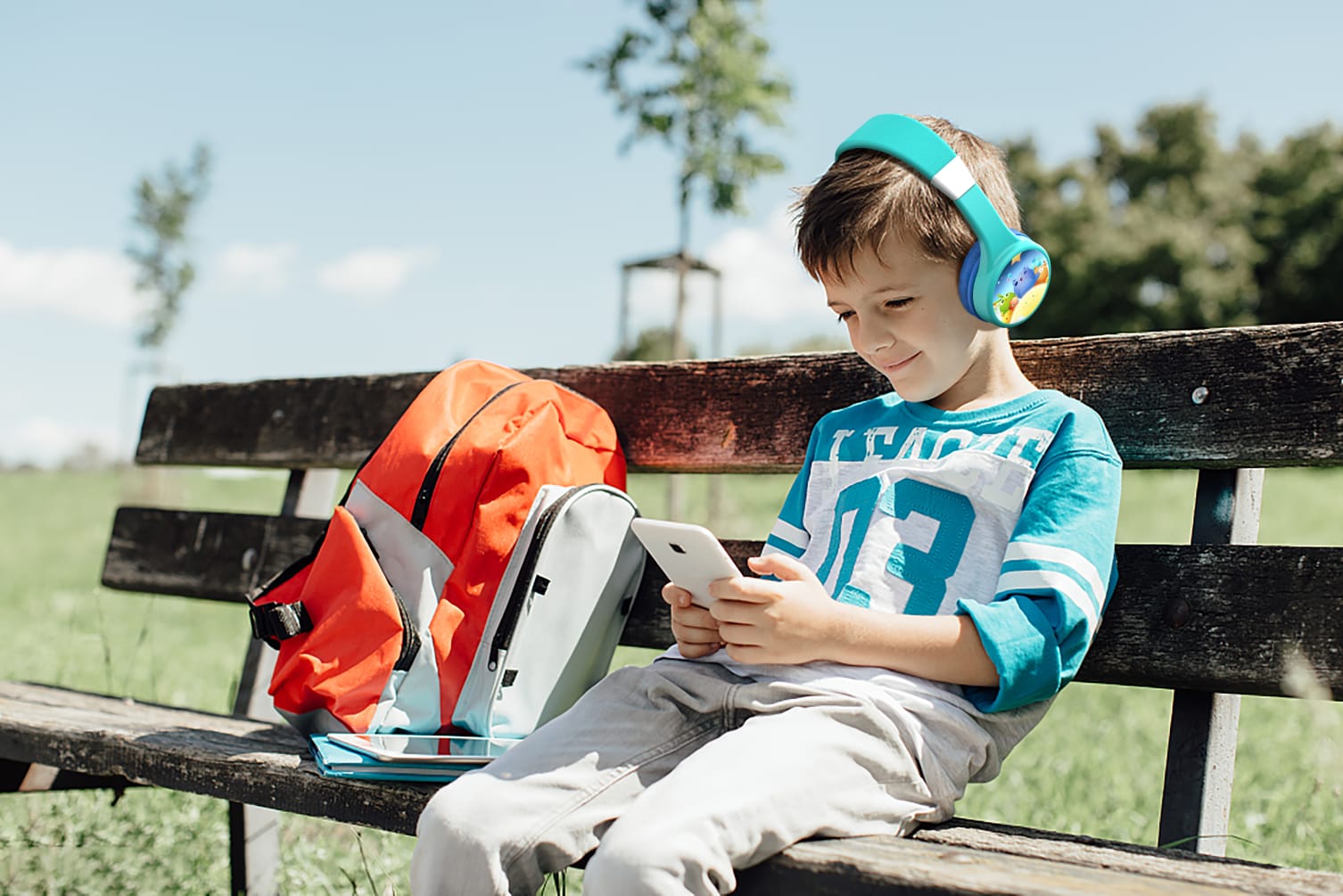 e-PitchPerfect (e-PP) 67M Kids Wireless Headphones with Microphone On-Ear Comfortable 90° swiveling Protein Earpads Designed and Engineered in the USA Sold 5,000+ worldwide